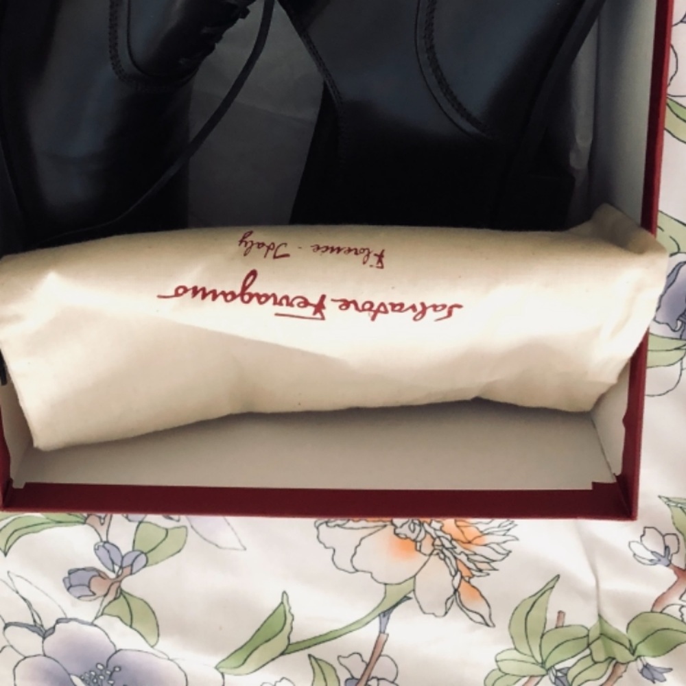 Salvatore Ferragamo men’s dress shoes, black, like newlaced,9 Ee( likely 9.5 USA